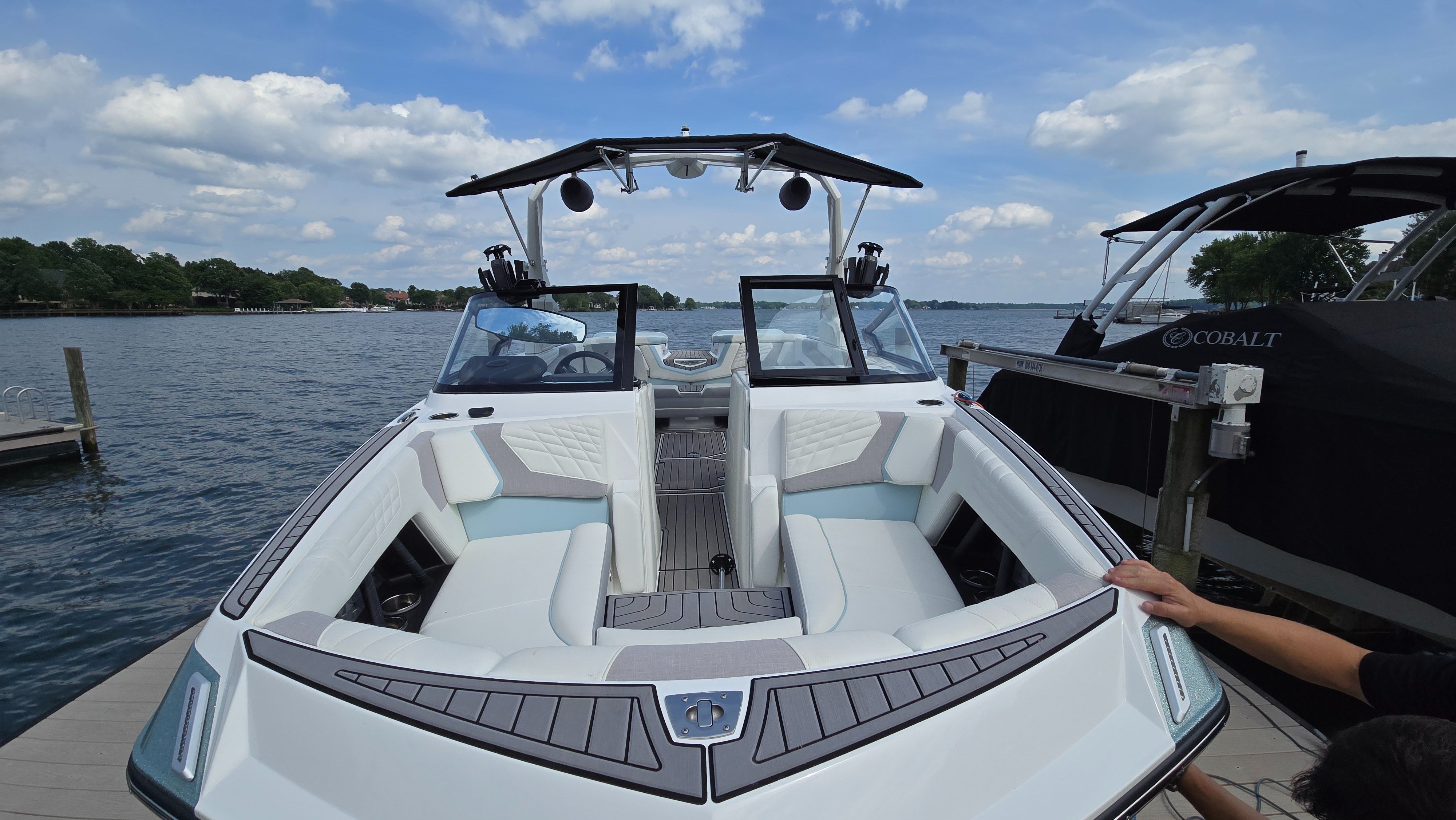 2022 G23 Super Air Nautique Icon